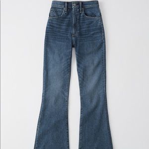 A&F women’s Ultra High Rise Flare Jeans Size 26/2